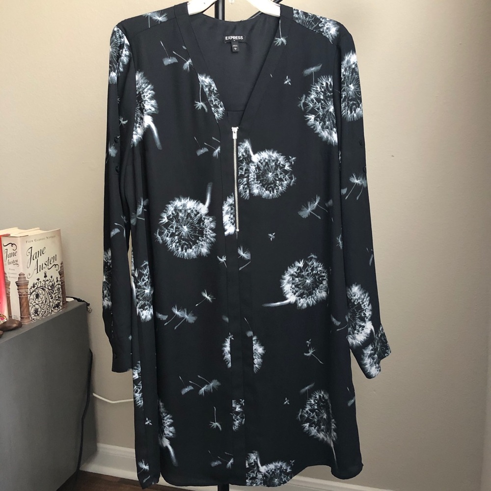 Flowy, comfy dress from Express. Size Large!